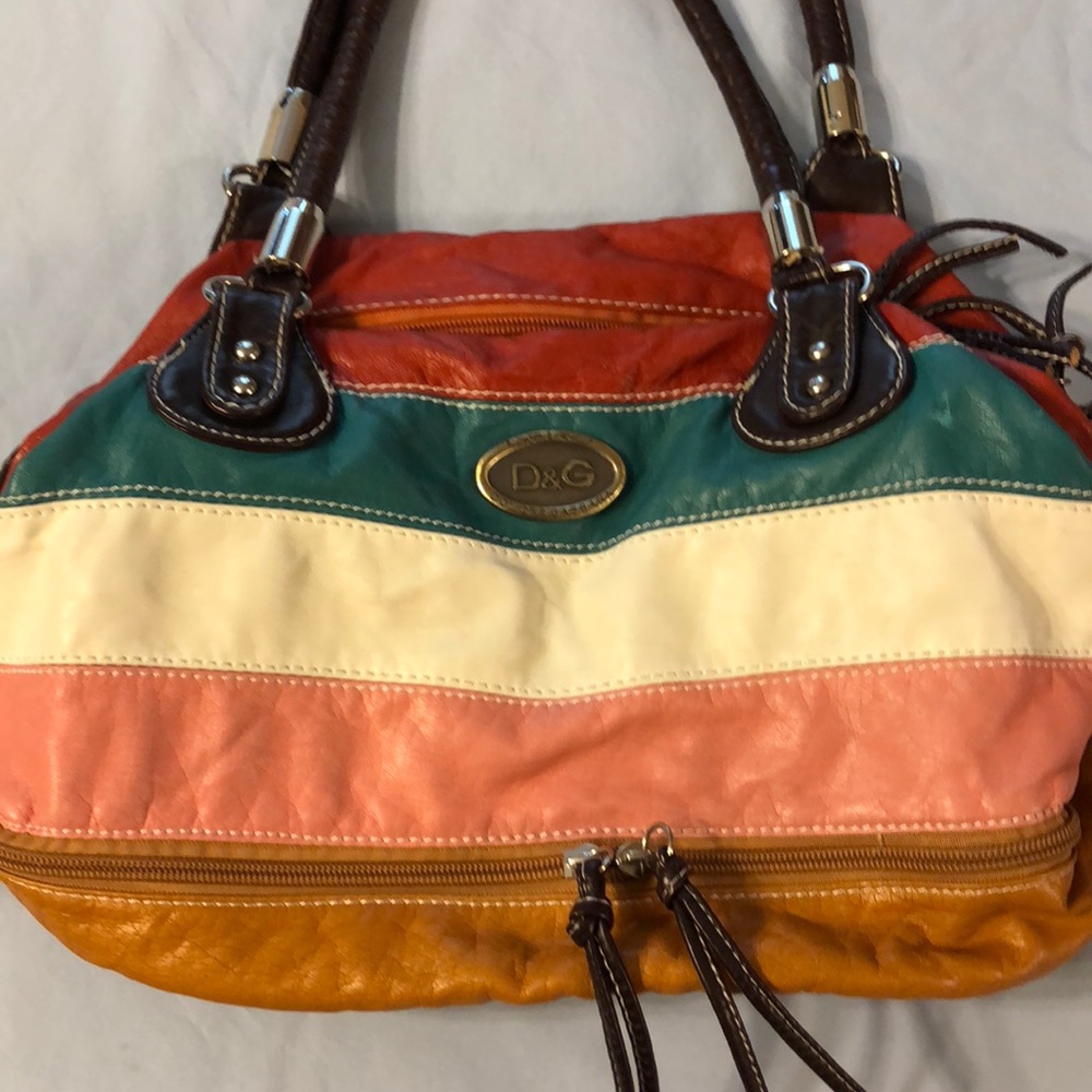 D&G shoulder bag. 👛